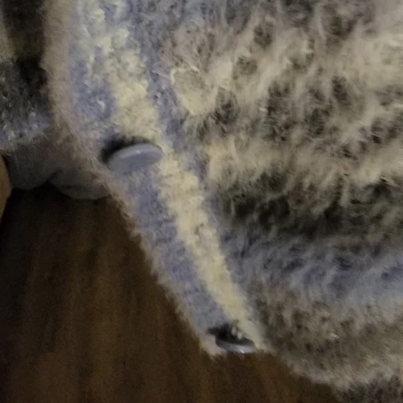 Cardigan - Picture 4 of 6